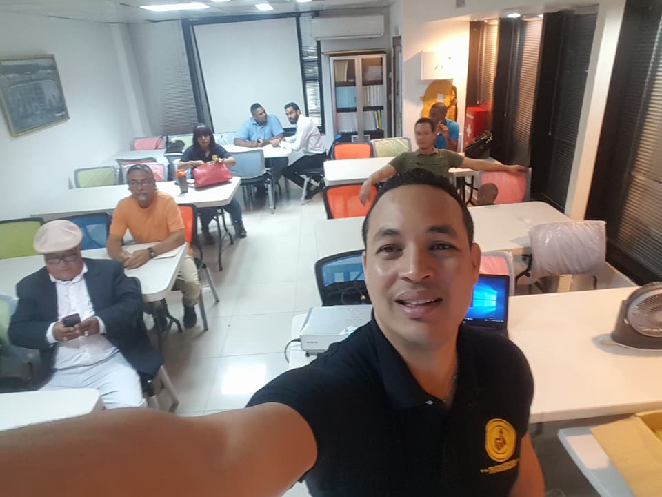 Willy Tirado — Educación tecnológica para jóvenes RD